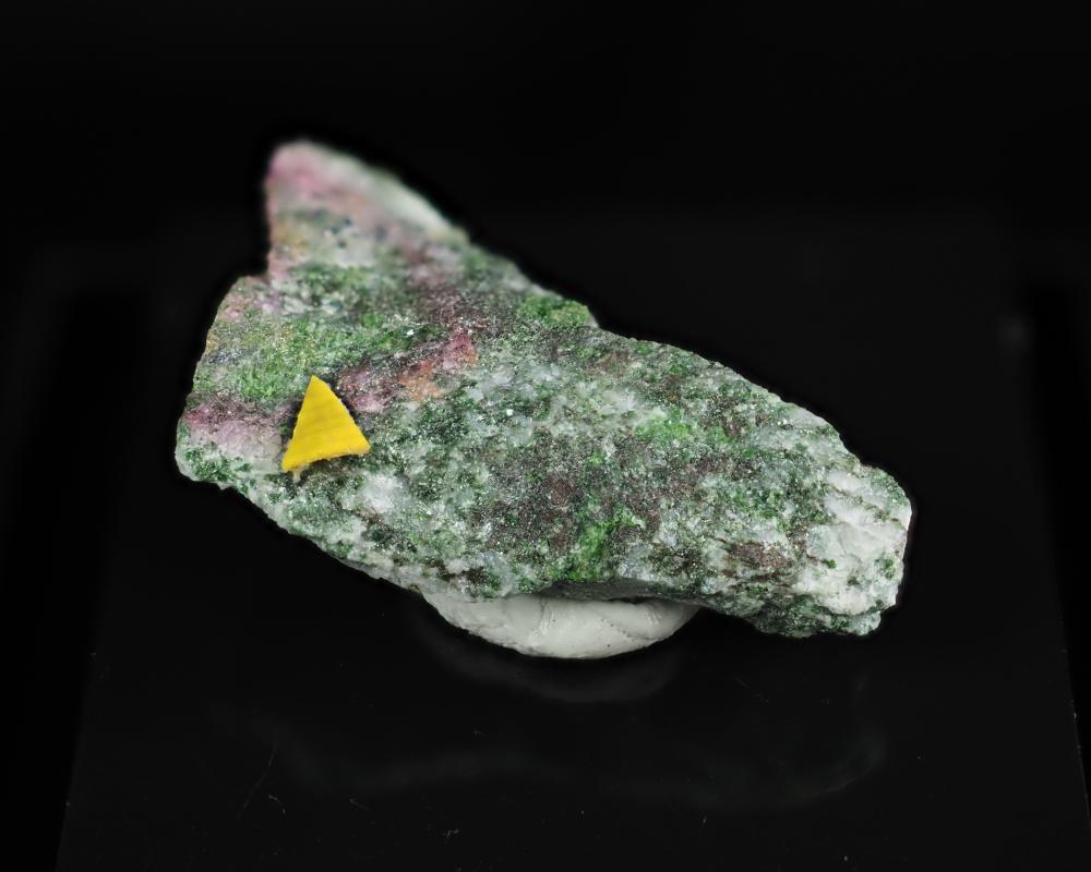 Gold with Uvarovite